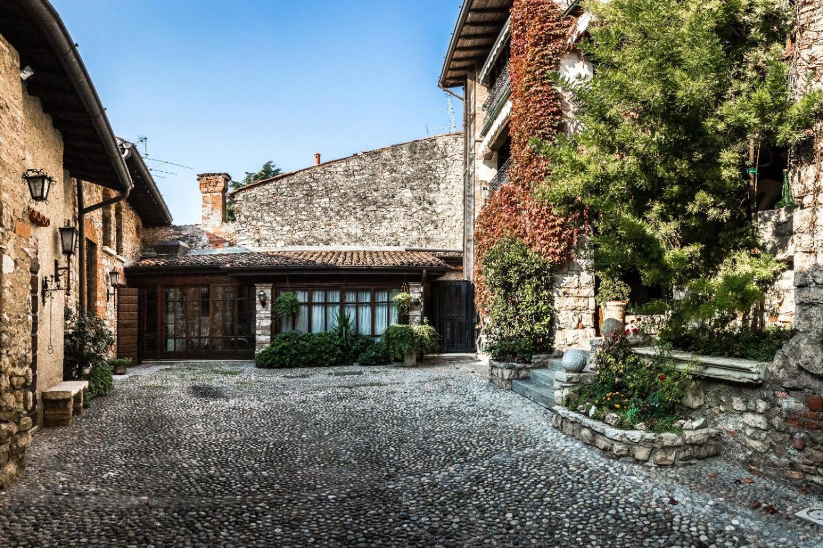 Gussago Torre De Salis Bed & Breakfast エクステリア 写真